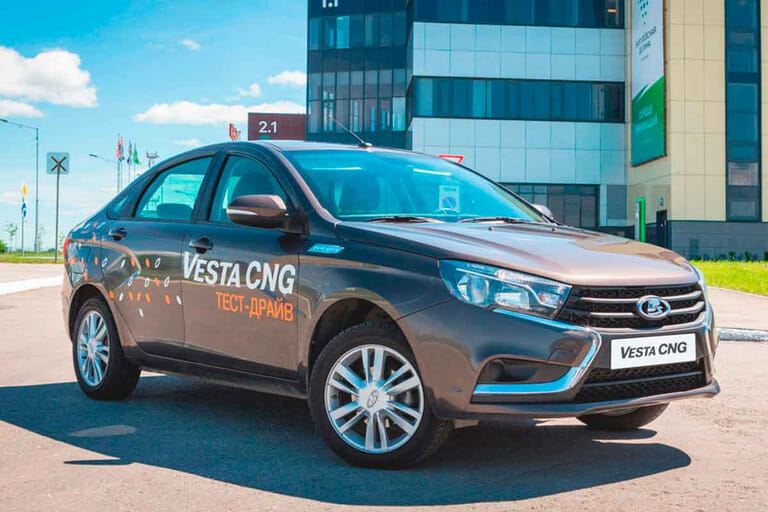 Начались продажи двухтопливной LADA Vesta CNG